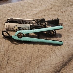 Pyt mini ceramic hair straightner
